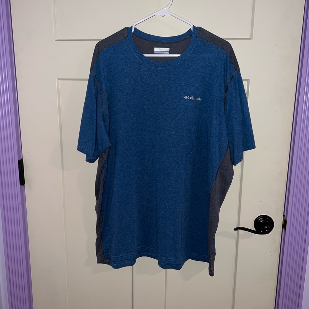 Columbia Men's Blue and Gray Shirt